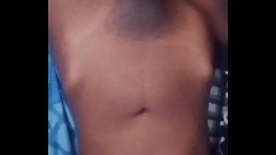 She squirts hard on the hospital bed