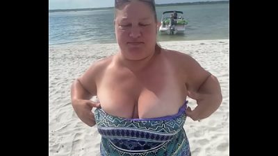 BBW beach flash