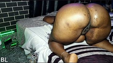 Biggest Ass In Part Of Africa Shows Her Booty Talent