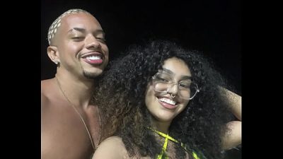 Casal famosinho perde o telefone e vídeos íntimos caem na net