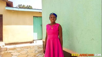 Real African Dinner Lady Waiting For Her Congolese BF To Pick Her Up!