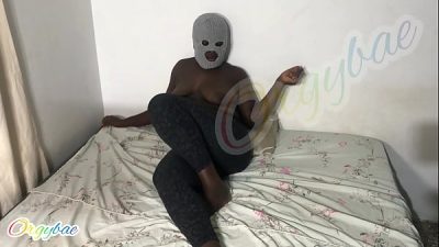 Eat my pussy . Dick too huge for my pussy