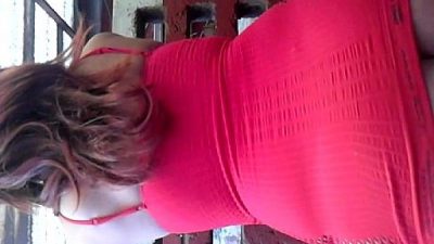 Abybunny se masturba pensando que su dildo son sus amigos de xvideos