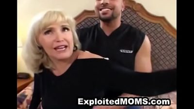 Lonely Housewife fucks a Black Cock in Milf Sex Video